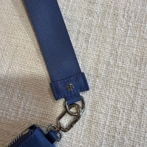 Lululemon Brilliant Blue Wristlet - Picture 4 of 5